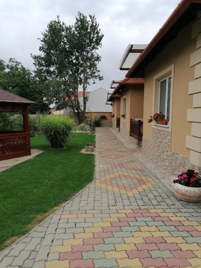 Апартаменты Kaktuszvirag Apartmanhaz