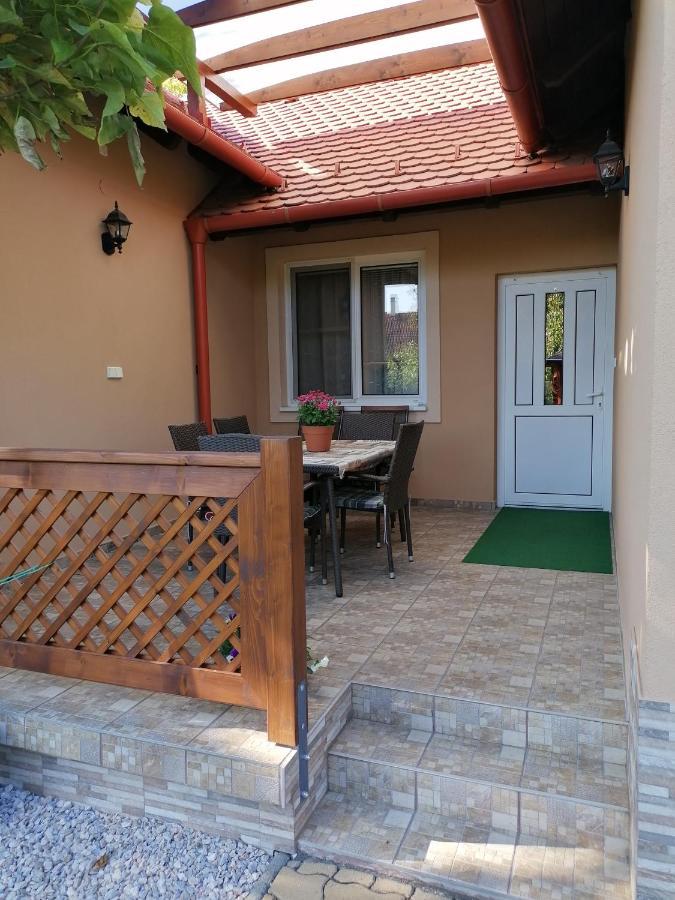 Kaktuszvirag Apartmanhaz *