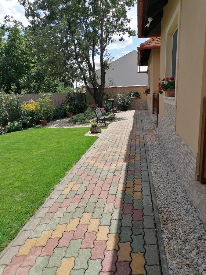 Kaktuszvirag Apartmanhaz *