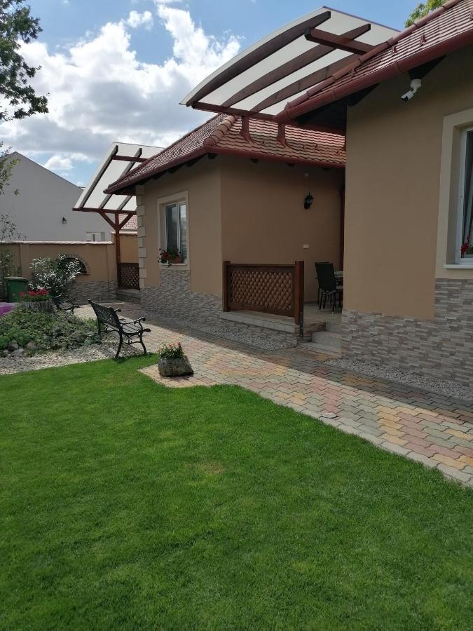 Kaktuszvirag Apartmanhaz *